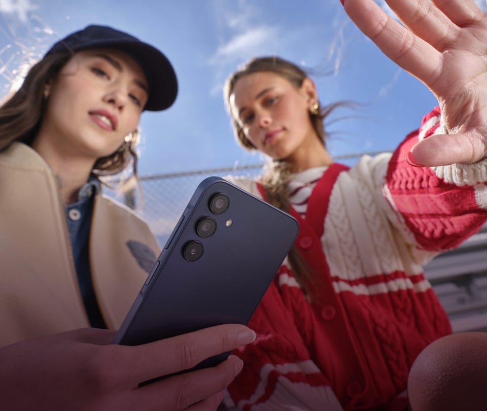 Girls with Gabb phone 4 Pro